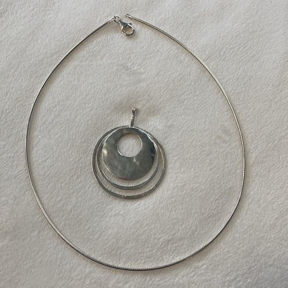 Silpada hammered .925 sterling silver circle pendant necklace PRICE FIRM - Picture 5 of 7